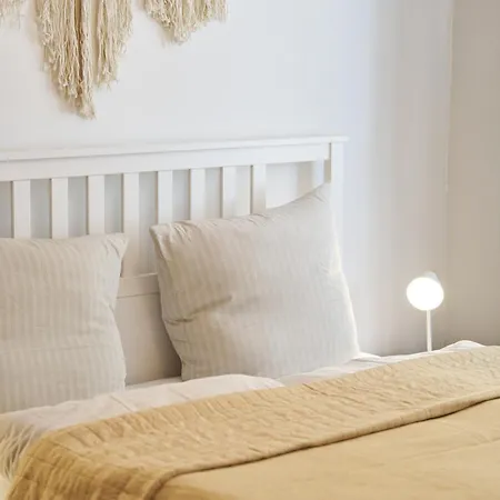 Bg Living & Hosting - Stilvolle Mosel-ferienwohnung In - Top-lage, Bis 6 Personen, Parkplatz & Wlan Apartmán