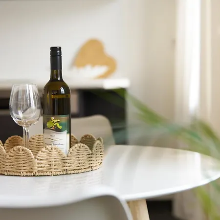 Bg Living & Hosting - Stilvolle Mosel-ferienwohnung In - Top-lage, Bis 6 Personen, Parkplatz & Wlan Apartmán