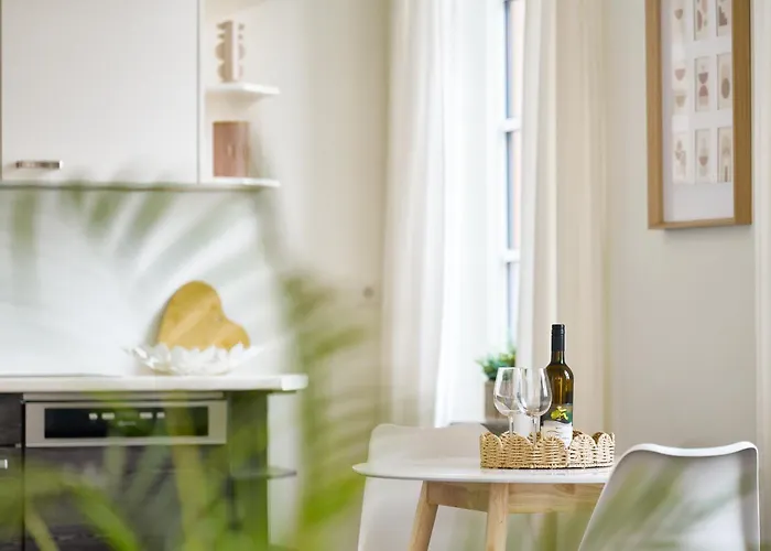 Bg Living & Hosting - Stilvolle Mosel-ferienwohnung In - Top-lage, Bis 6 Personen, Parkplatz & Wlan Apartamento *